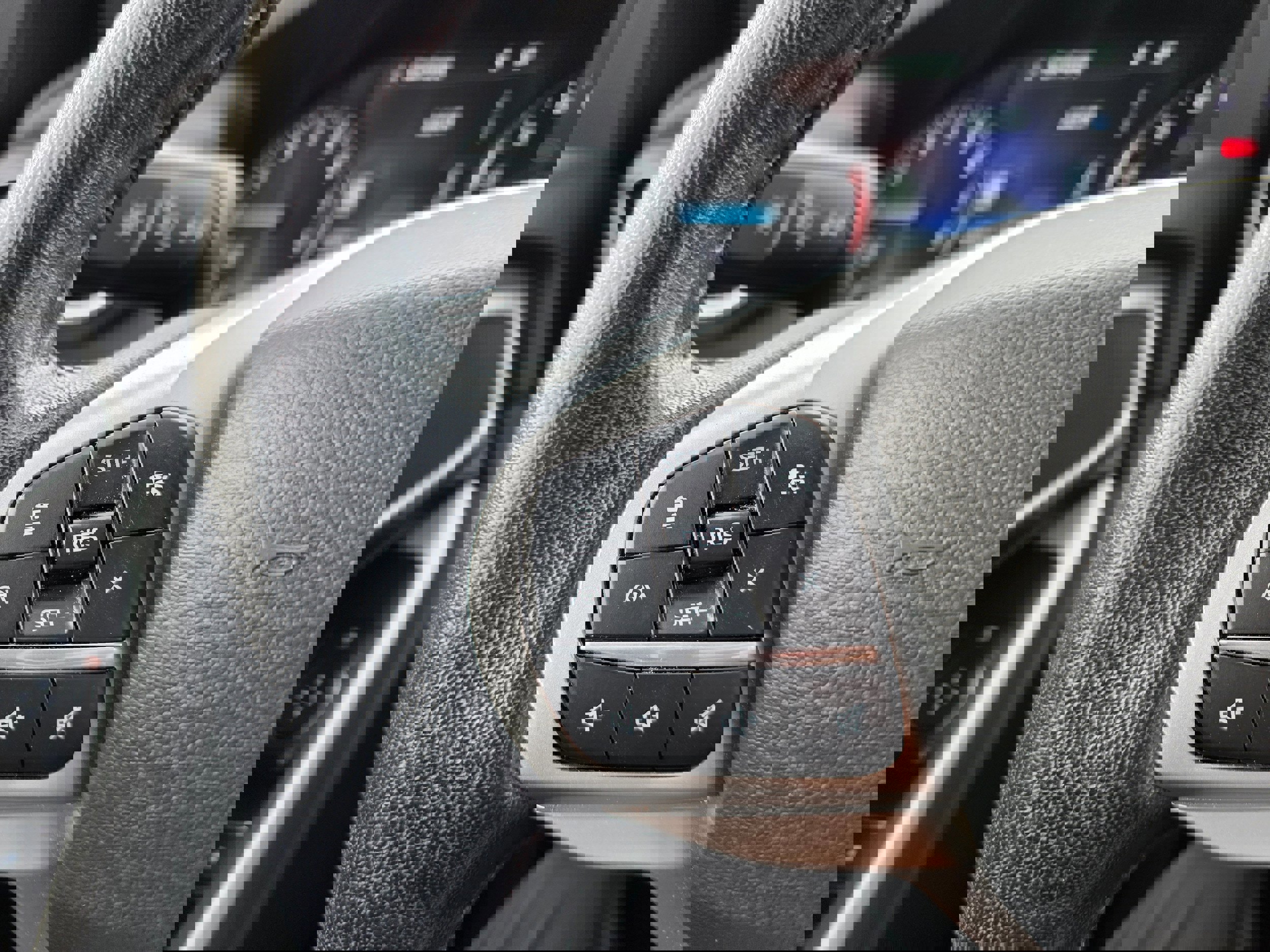 Certified 2022 Ford Explorer XLT w/ Equipment Group 202A image 16