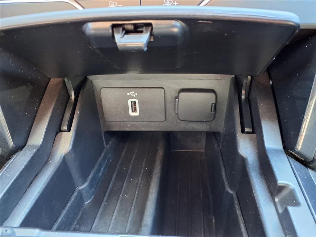 Certified 2018 Ford Explorer XLT w/ Equipment Group 201A image 12