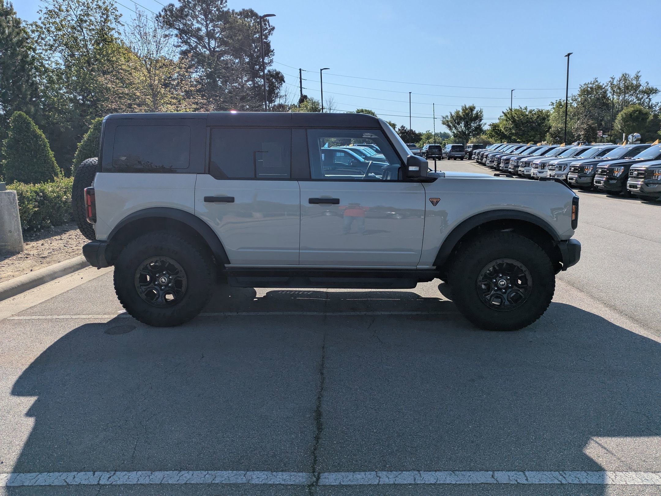 Certified 2025 Ford Bronco Badlands AWD/4WD image 3
