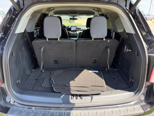 Certified 2021 Ford Explorer XLT w/ Equipment Group 202A RWD image 7