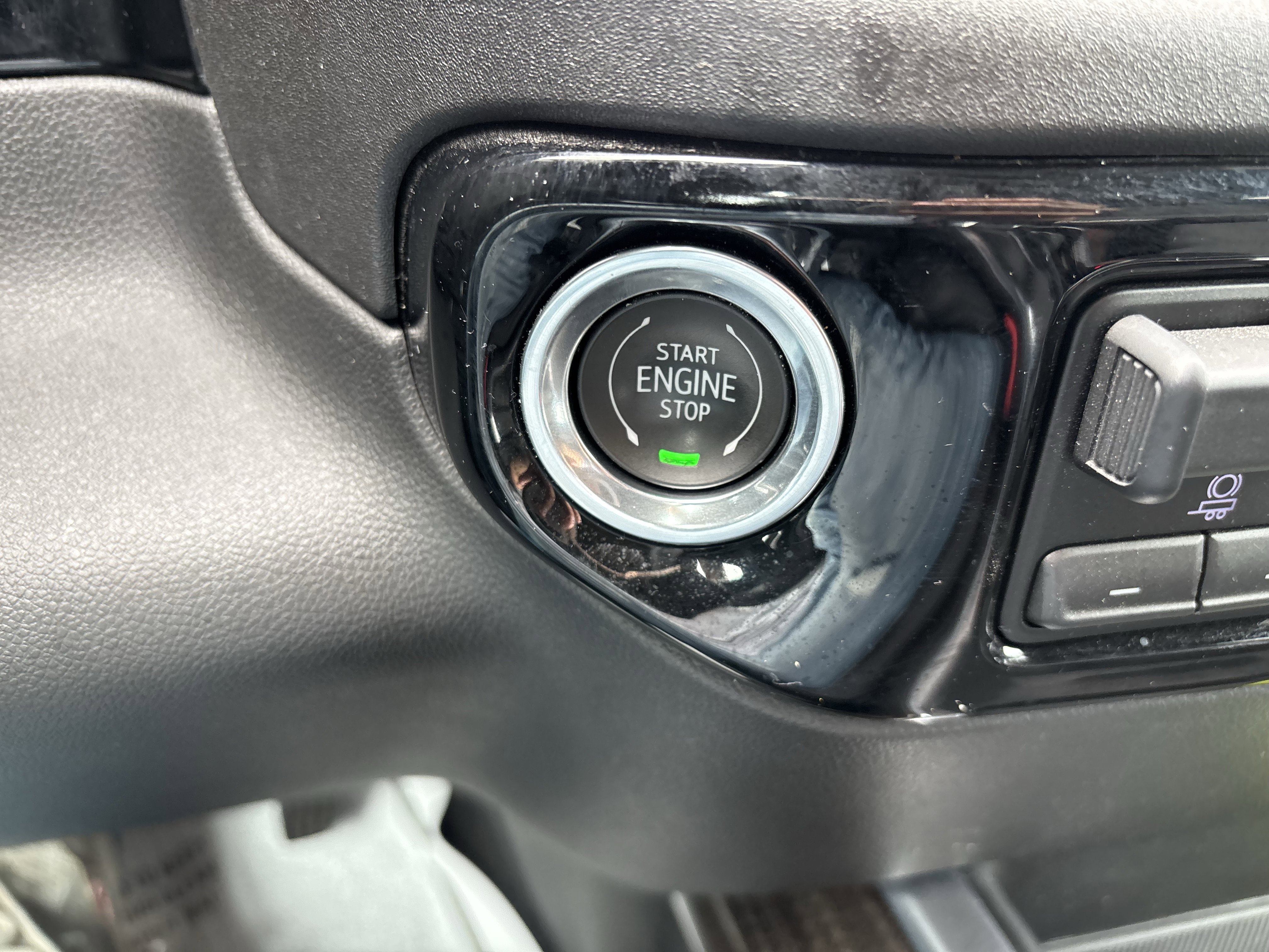 Used 2023 Chevrolet Silverado 1500 RST RWD image 32