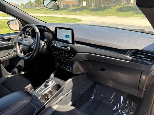 Certified 2025 Ford Escape ST-Line AWD/4WD image 11