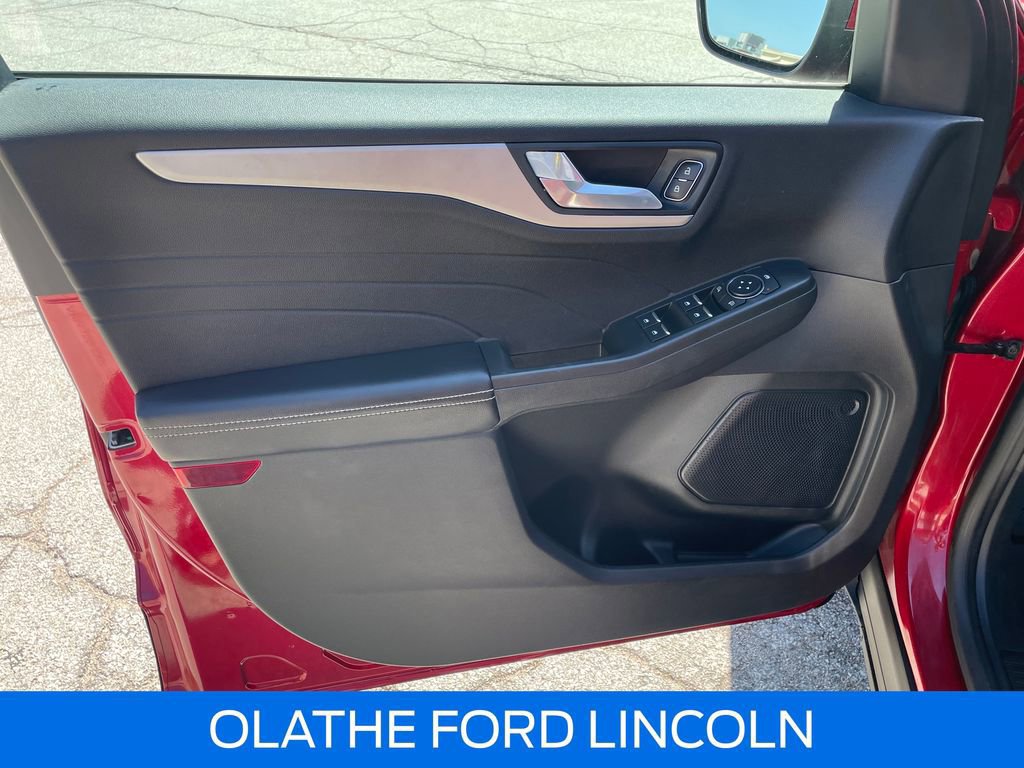 Certified 2021 Ford Escape SE image 21