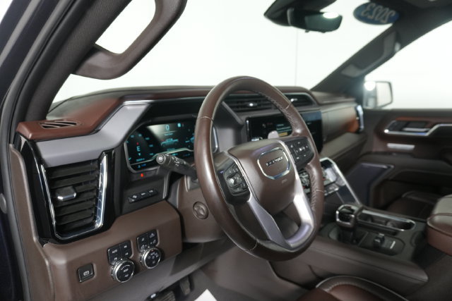 Used 2023 GMC Sierra 1500 Denali w/ Technology Package AWD/4WD image 21