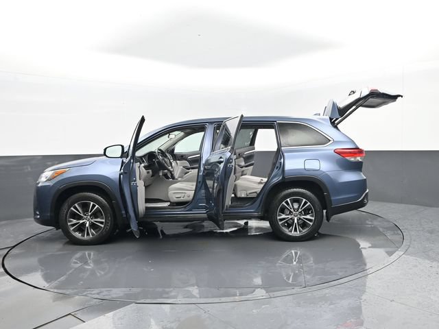Used 2019 Toyota Highlander Plus AWD/4WD image 31