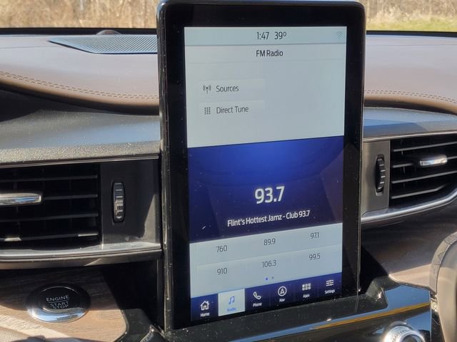 Certified 2022 Ford Explorer Platinum w/ Equipment Group 601A AWD/4WD image 17