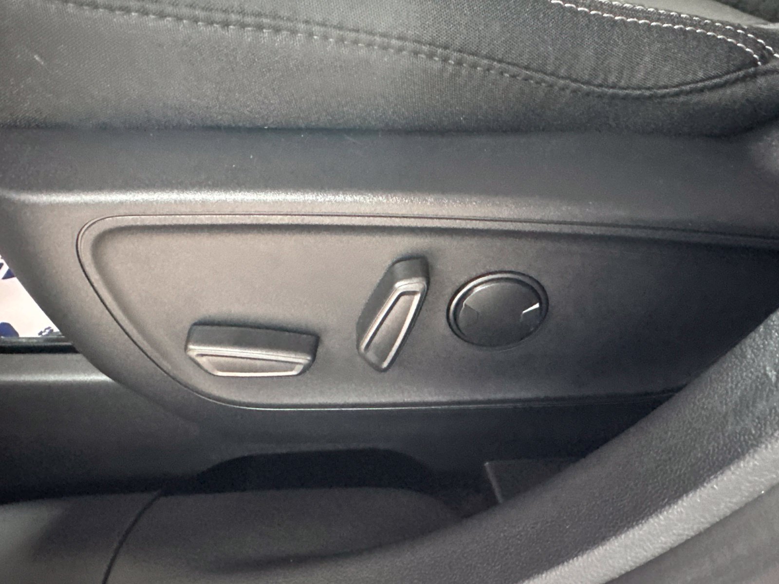 Certified 2024 Ford Escape Active AWD/4WD image 24