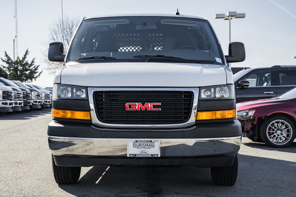 Used 2023 GMC Savana 2500 image 2