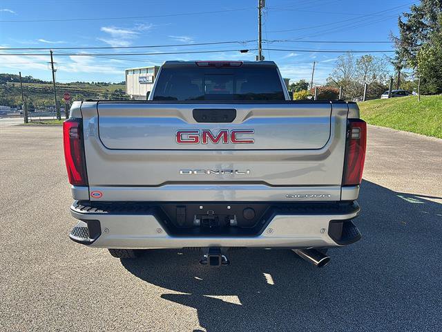 Used 2025 GMC Sierra 2500 Denali w/ Denali Reserve Package AWD/4WD image 3
