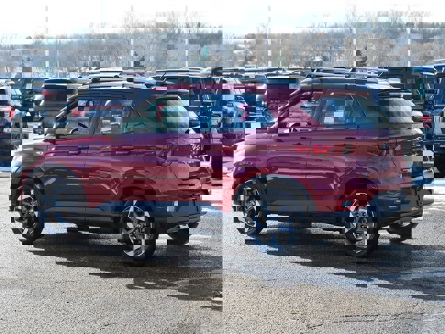 Used 2024 Hyundai Venue Limited image 3