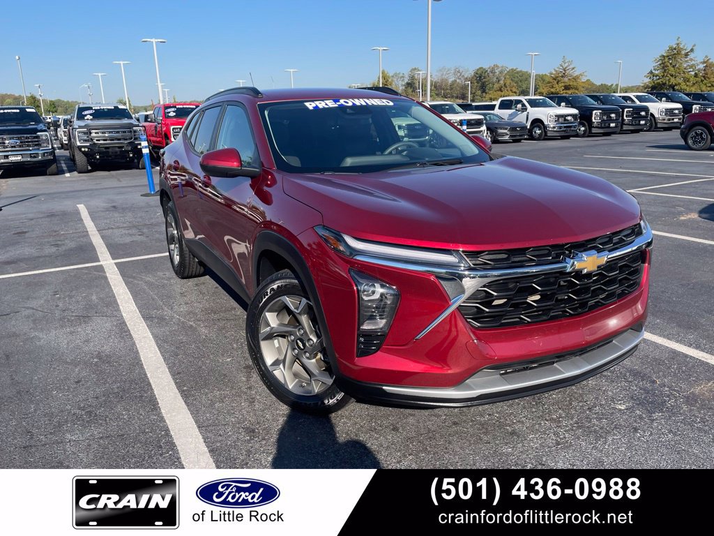 Used 2024 Chevrolet Trax LT FWD image 1