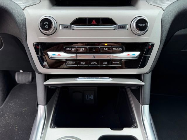 Certified 2023 Ford Explorer XLT w/ Equipment Group 202A RWD image 18