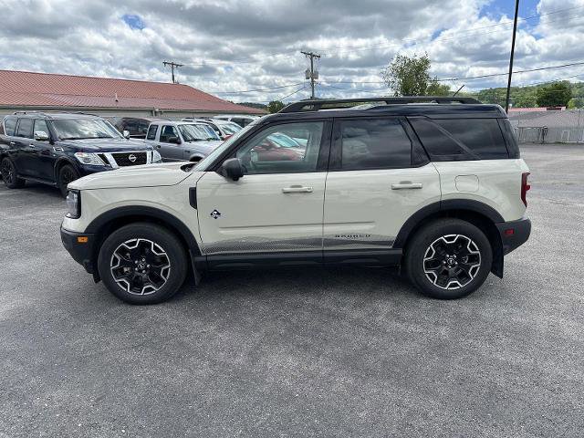 Certified 2025 Ford Bronco Sport Outer Banks w/ Outer Banks Tech Package+ AWD/4WD image 3
