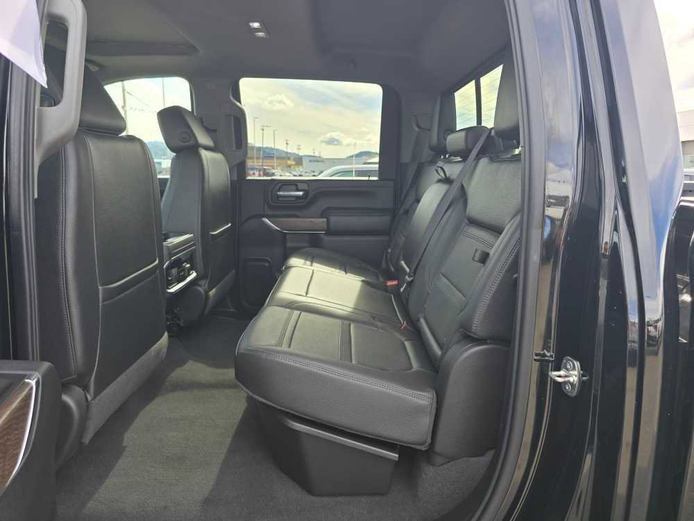 Used 2022 GMC Sierra 3500 Denali w/ Denali Ultimate Package image 16