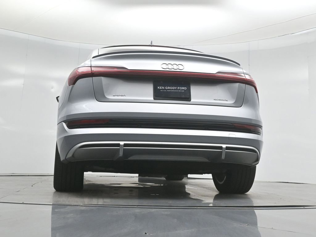 Used 2022 Audi e-tron Premium Plus image 52