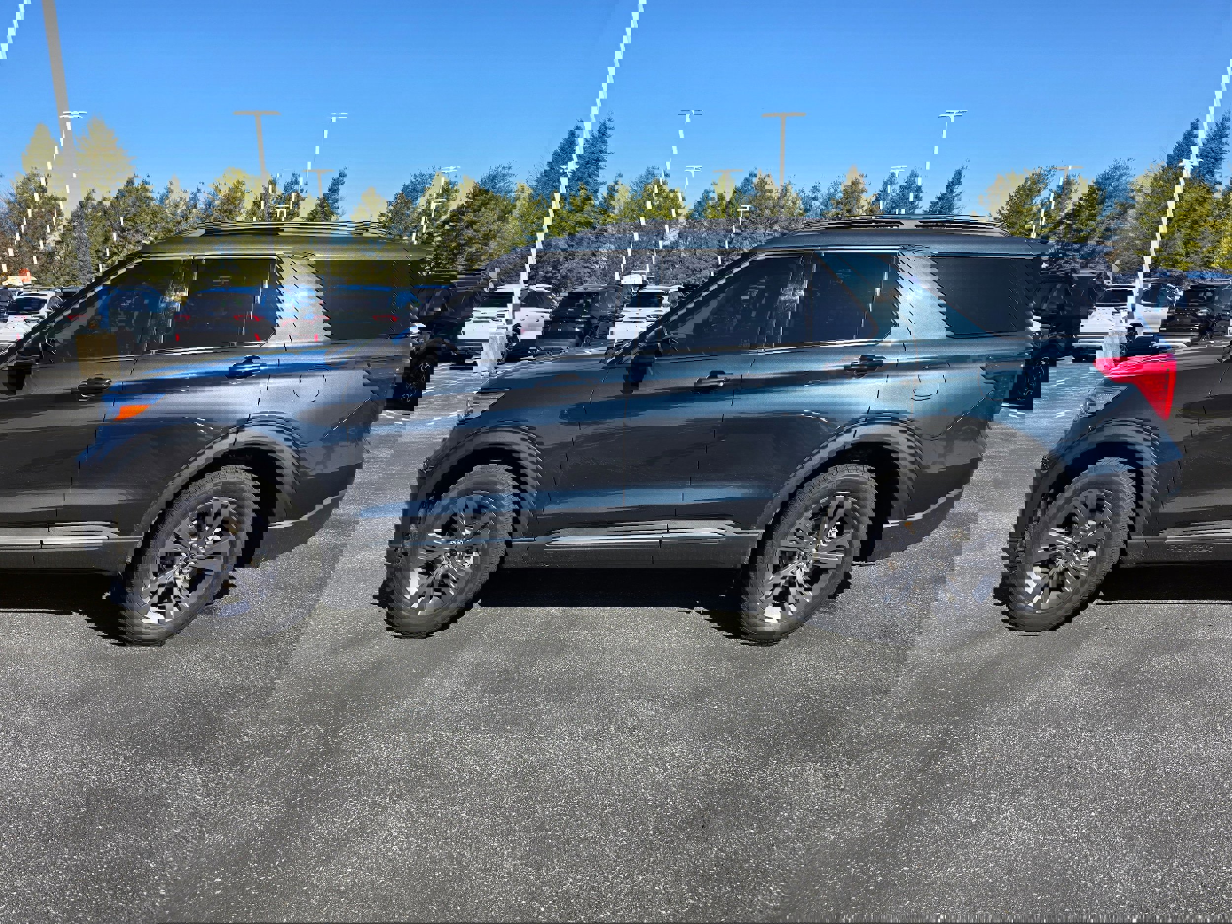 Certified 2024 Ford Explorer XLT w/ Equipment Group 202A image 6