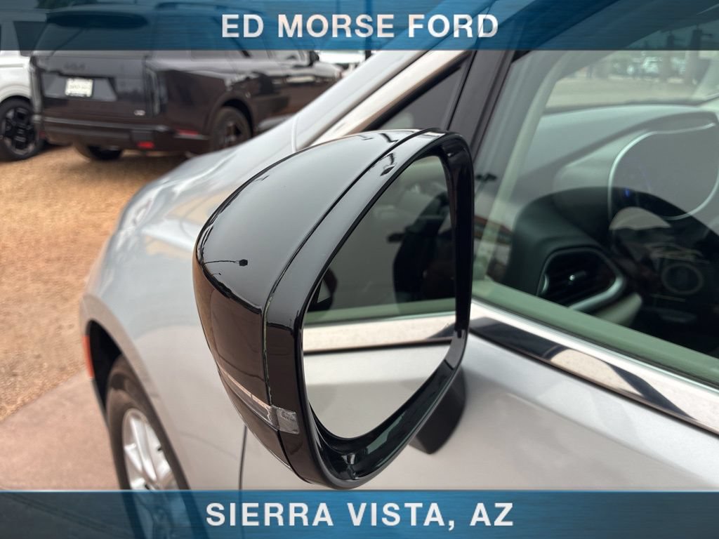 Used 2024 Chrysler Pacifica Touring-L FWD image 26