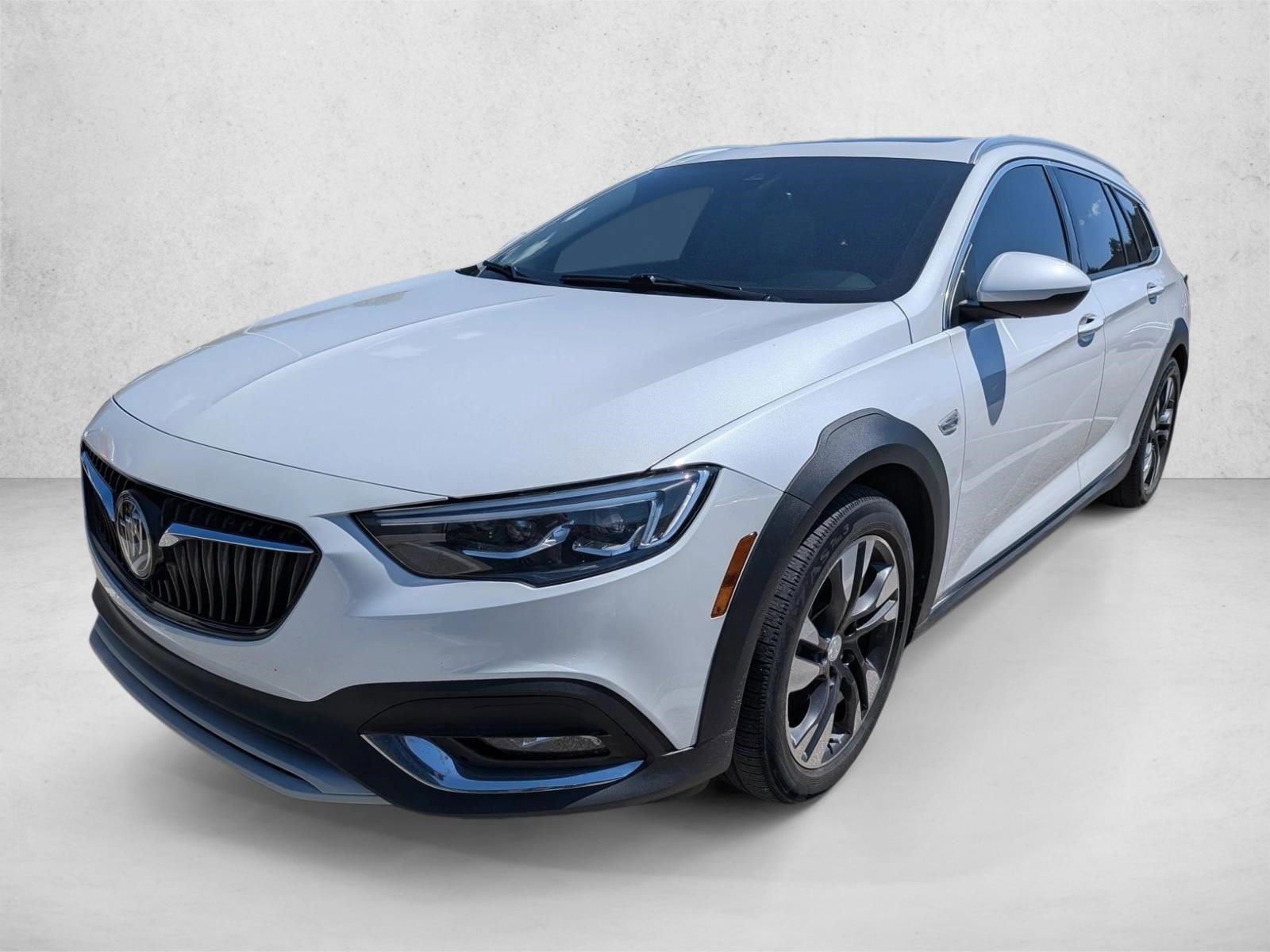 Used 2019 Buick Regal Essence w/ Driver Confidence Package I AWD/4WD image 1