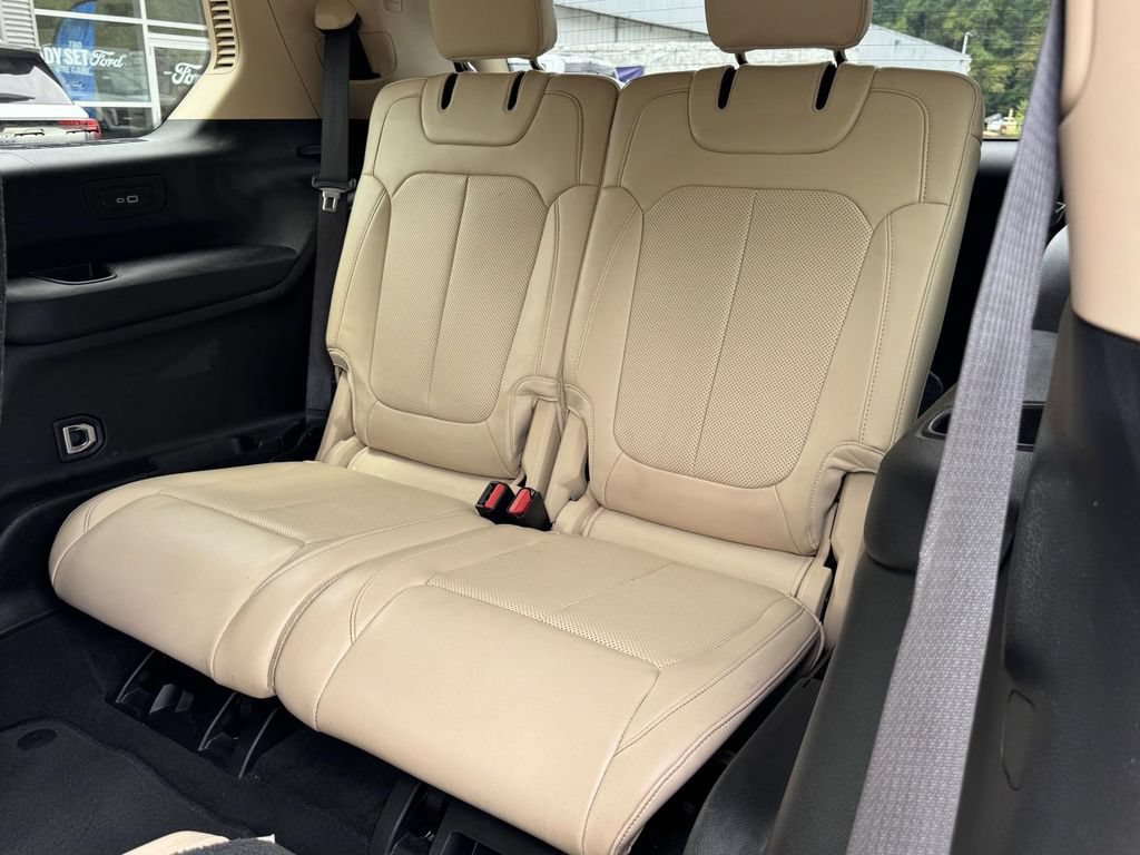 Used 2022 Jeep Grand Cherokee L Limited w/ Luxury Tech Group II AWD/4WD image 18