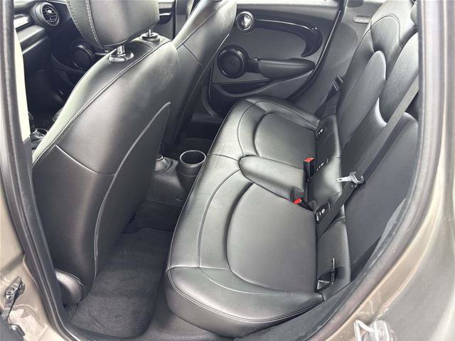 Used 2020 MINI Cooper 4-Door Hardtop FWD image 16