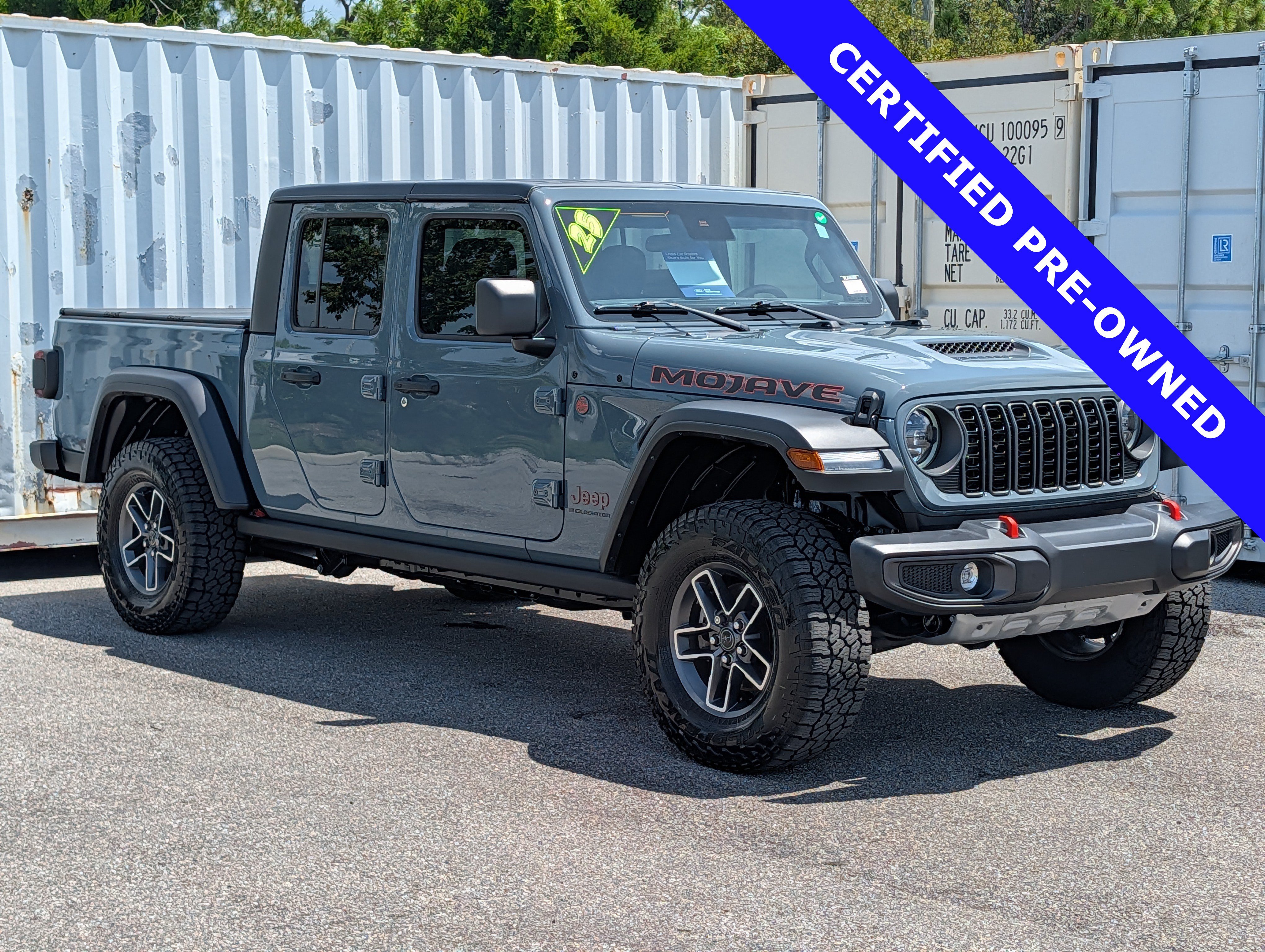 Used 2025 Jeep Gladiator Mojave w/ Convenience Group AWD/4WD video 3