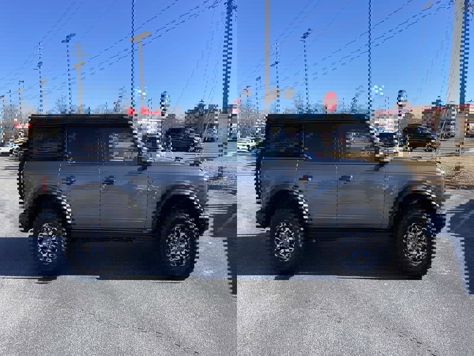 Certified 2022 Ford Bronco Badlands image 2