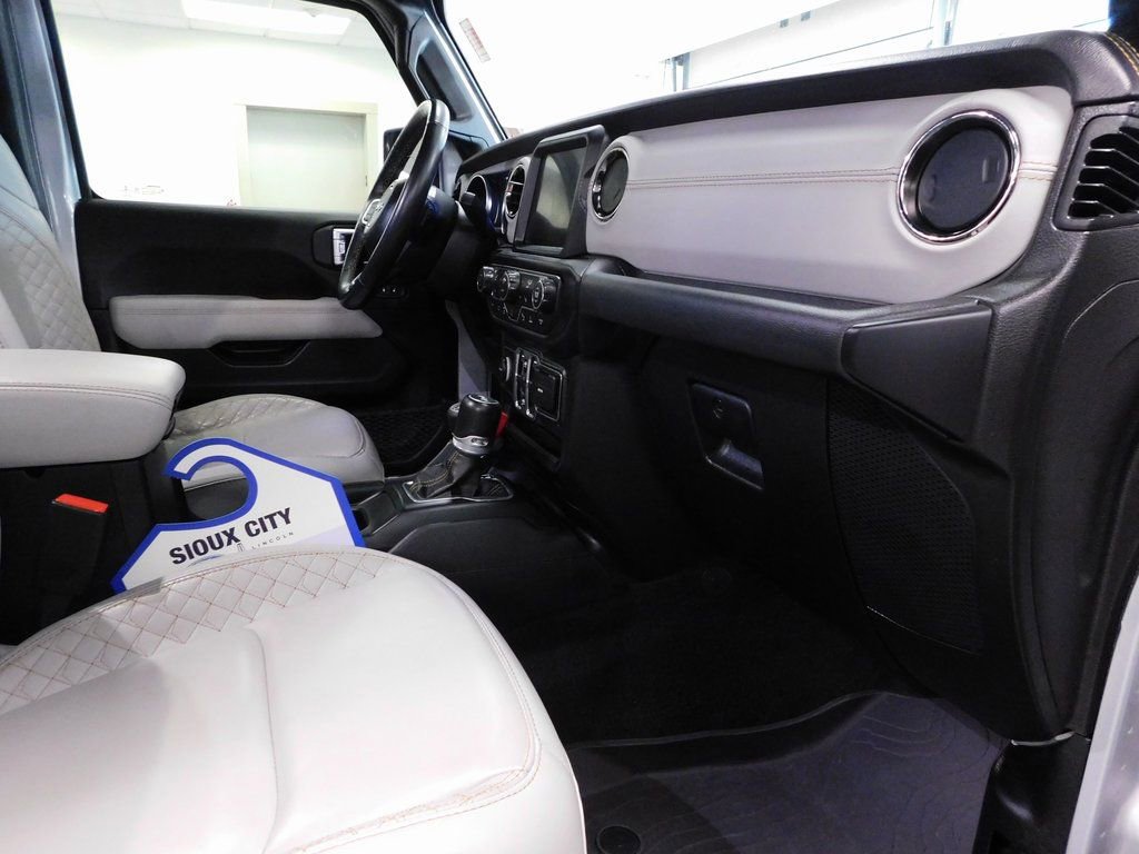 Used 2022 Jeep Wrangler Unlimited Sahara image 39
