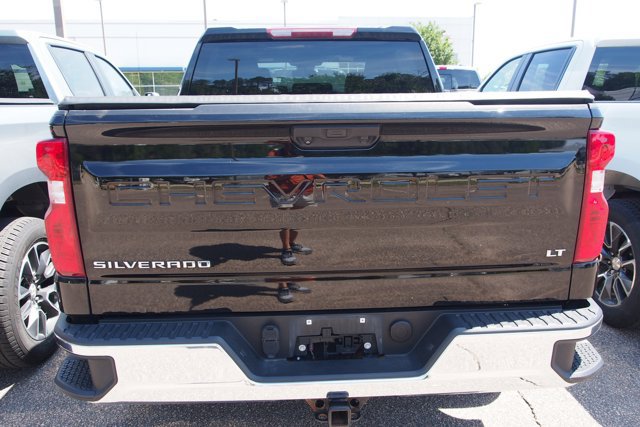 Used 2023 Chevrolet Silverado 1500 LT AWD/4WD image 5