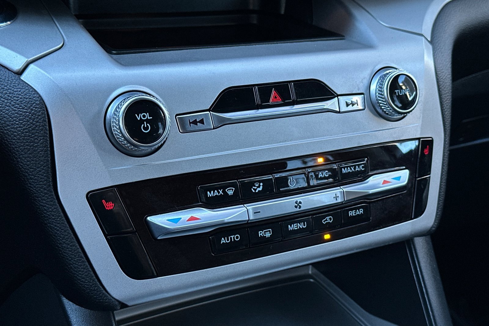 Certified 2022 Ford Explorer XLT image 20