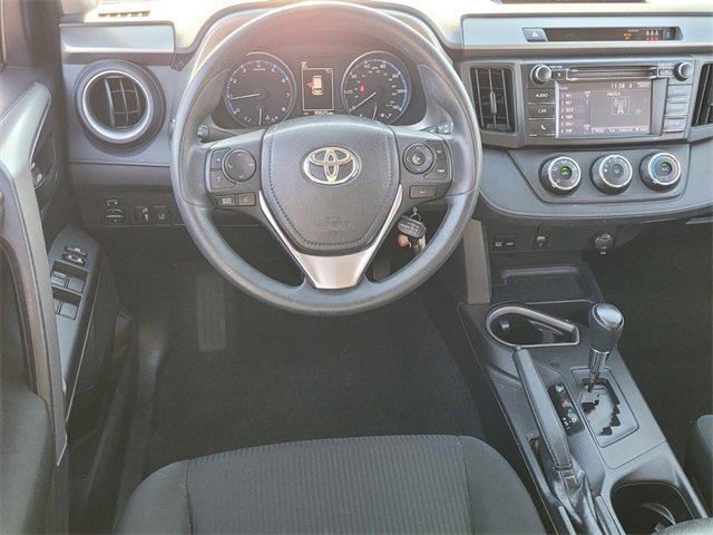 Used 2018 Toyota RAV4 LE image 12