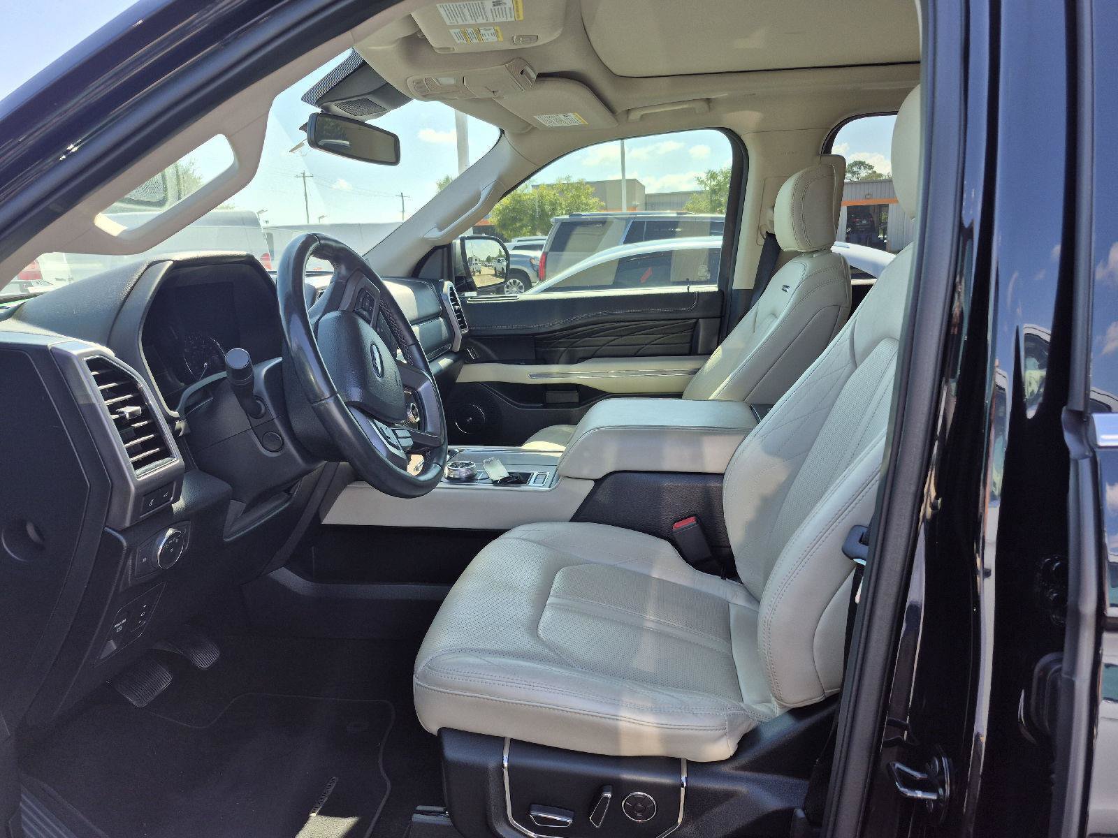 Certified 2019 Ford Expedition Platinum RWD image 2