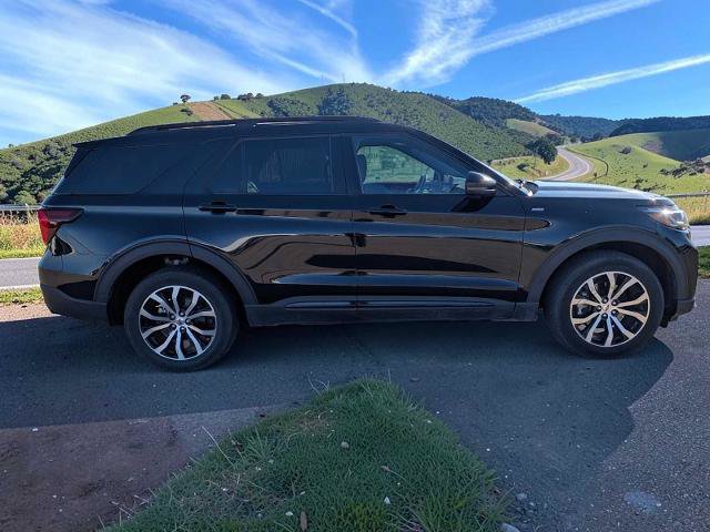 Certified 2025 Ford Explorer ST-Line AWD/4WD image 7