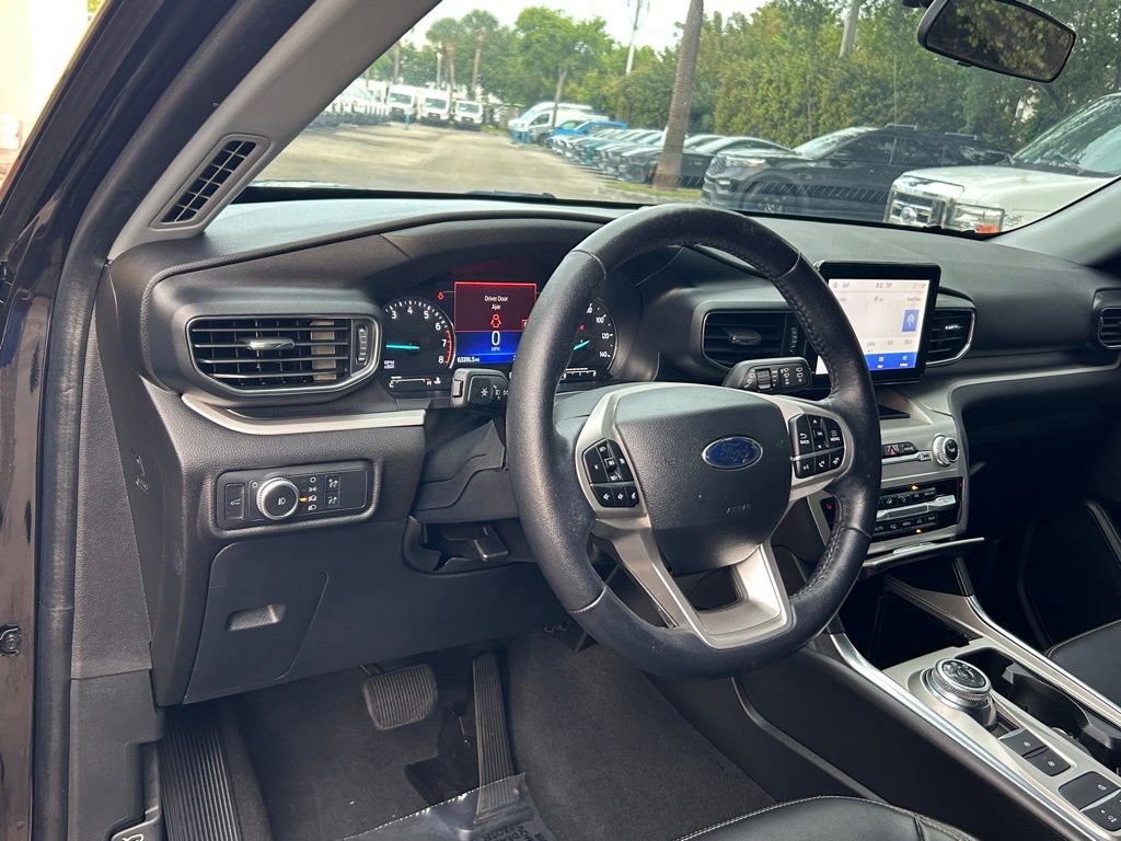 Certified 2022 Ford Explorer XLT w/ Equipment Group 202A RWD image 33