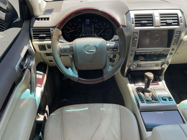 Used 2017 Lexus GX 460 Premium w/ Premium Package AWD/4WD image 11