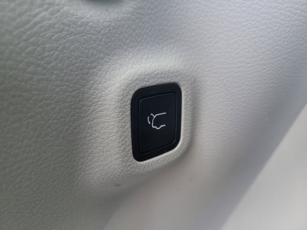 Used 2018 Jeep Compass Limited w/ Navigation Group image 8