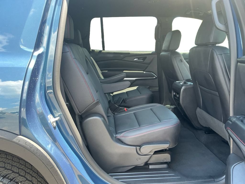 Used 2026 Chevrolet Traverse Z71 w/ Driver Confidence Package AWD/4WD image 23