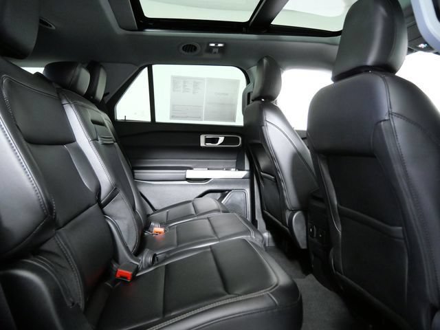 Certified 2024 Ford Explorer XLT w/ Equipment Group 202A AWD/4WD image 8
