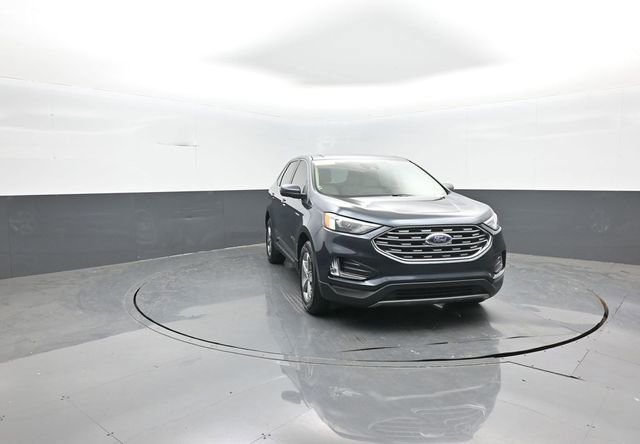 Certified 2022 Ford Edge SEL w/ Convenience Package AWD/4WD image 2