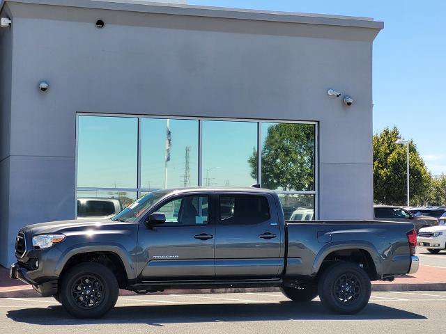 Used 2022 Toyota Tacoma SR5 RWD image 7