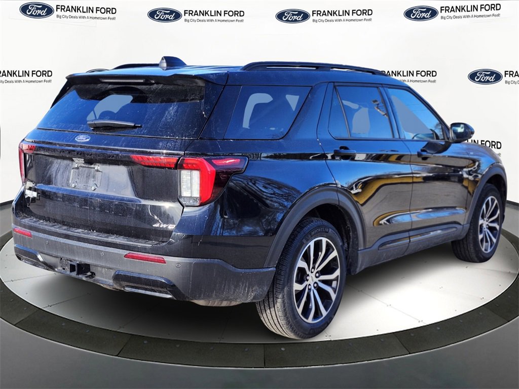 Certified 2025 Ford Explorer ST-Line image 5