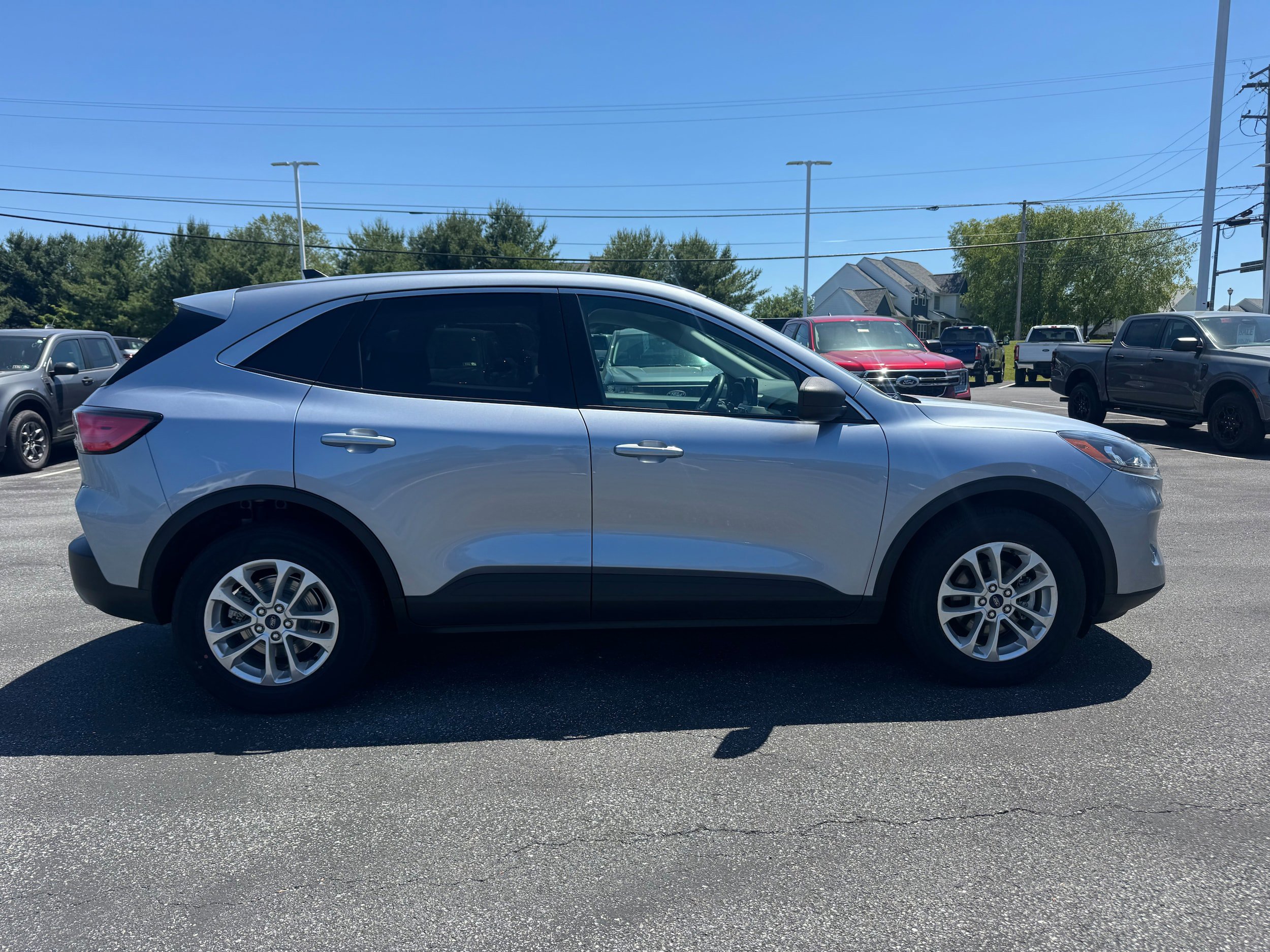 Certified 2022 Ford Escape SE w/ Cold Weather Package AWD/4WD image 6