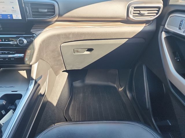 Certified 2023 Ford Explorer Limited w/ Equipment Group 301A AWD/4WD image 10