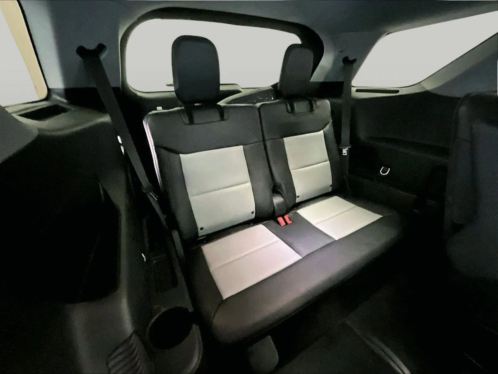 Certified 2023 Ford Explorer XLT w/ Equipment Group 202A image 27