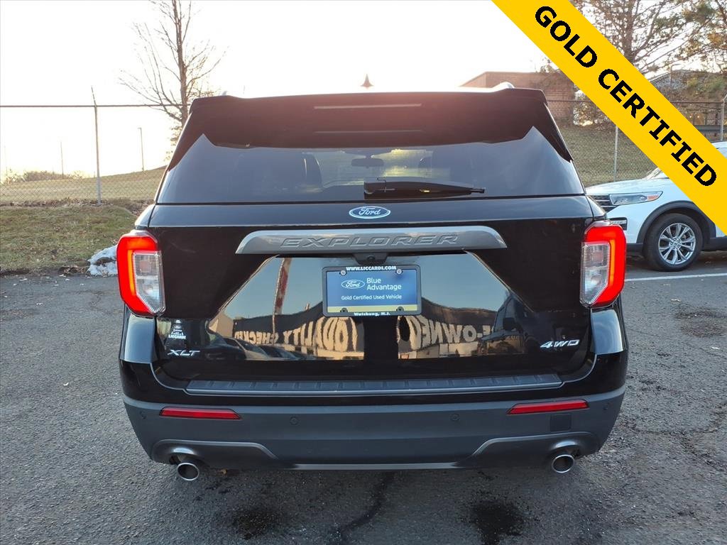 Certified 2022 Ford Explorer XLT w/ Equipment Group 202A image 5