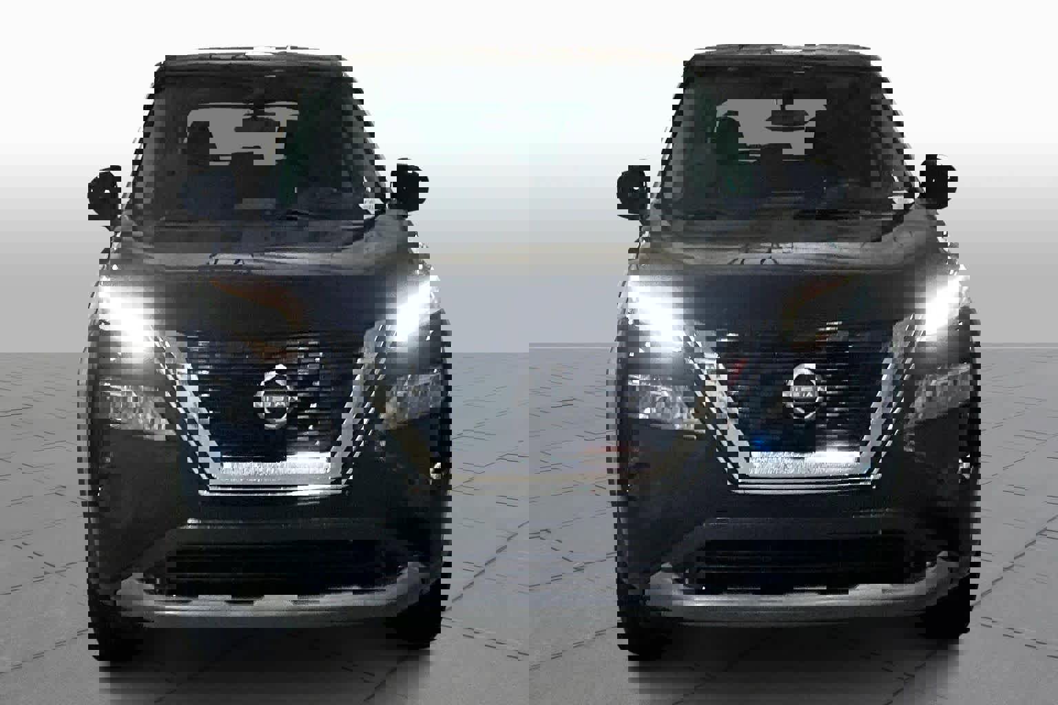 Used 2023 Nissan Rogue SV image 6