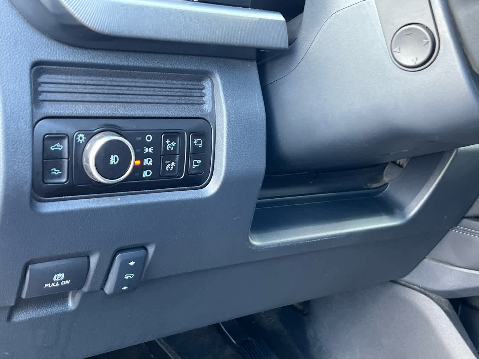 Certified 2025 Ford F350 Platinum image 31