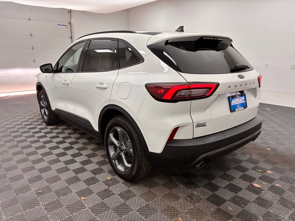 Certified 2025 Ford Escape ST-Line Elite w/ Tech Pack #2 image 12