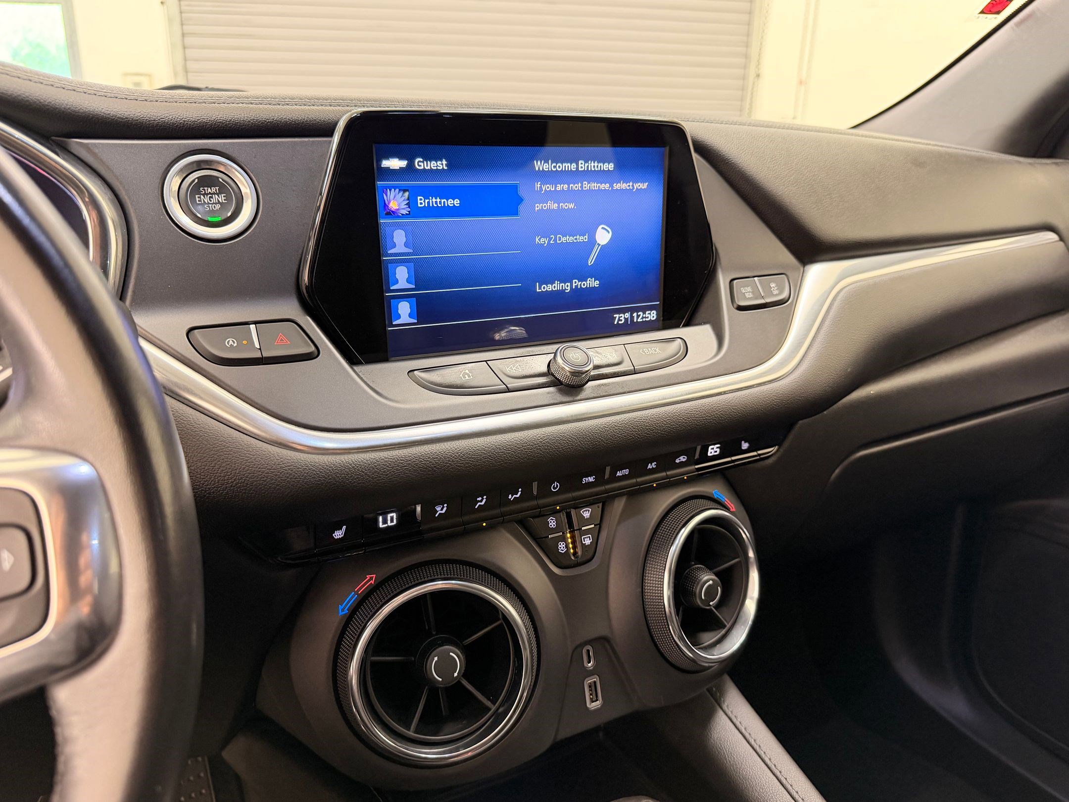 Used 2020 Chevrolet Blazer LT w/ Sound & Technology Package FWD image 23