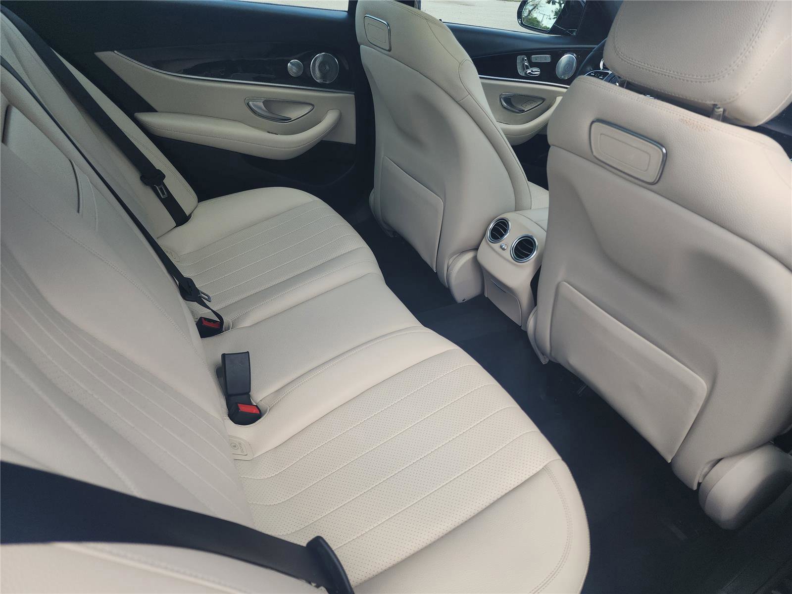 Used 2019 Mercedes-Benz E 300 E 300 image 23