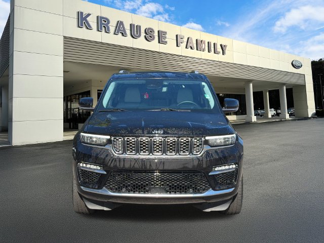Used 2022 Jeep Grand Cherokee Summit w/ Adv Protech Group IV AWD/4WD image 2